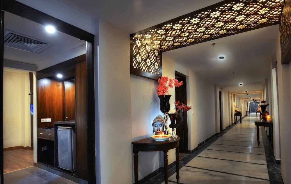 Royale Sarovar Portico Agra Agra  Bagian luar foto