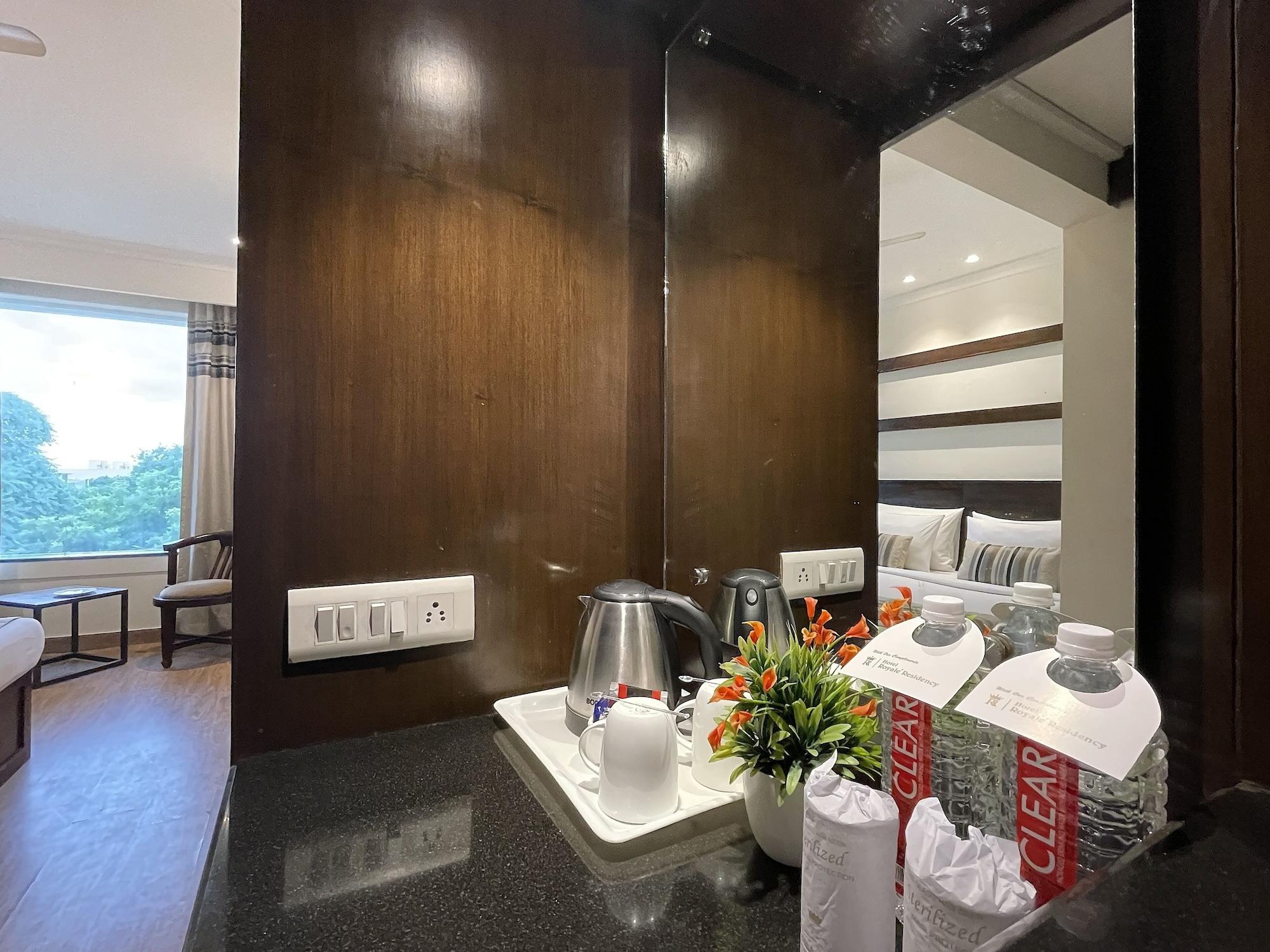 Royale Sarovar Portico Agra Agra  Bagian luar foto