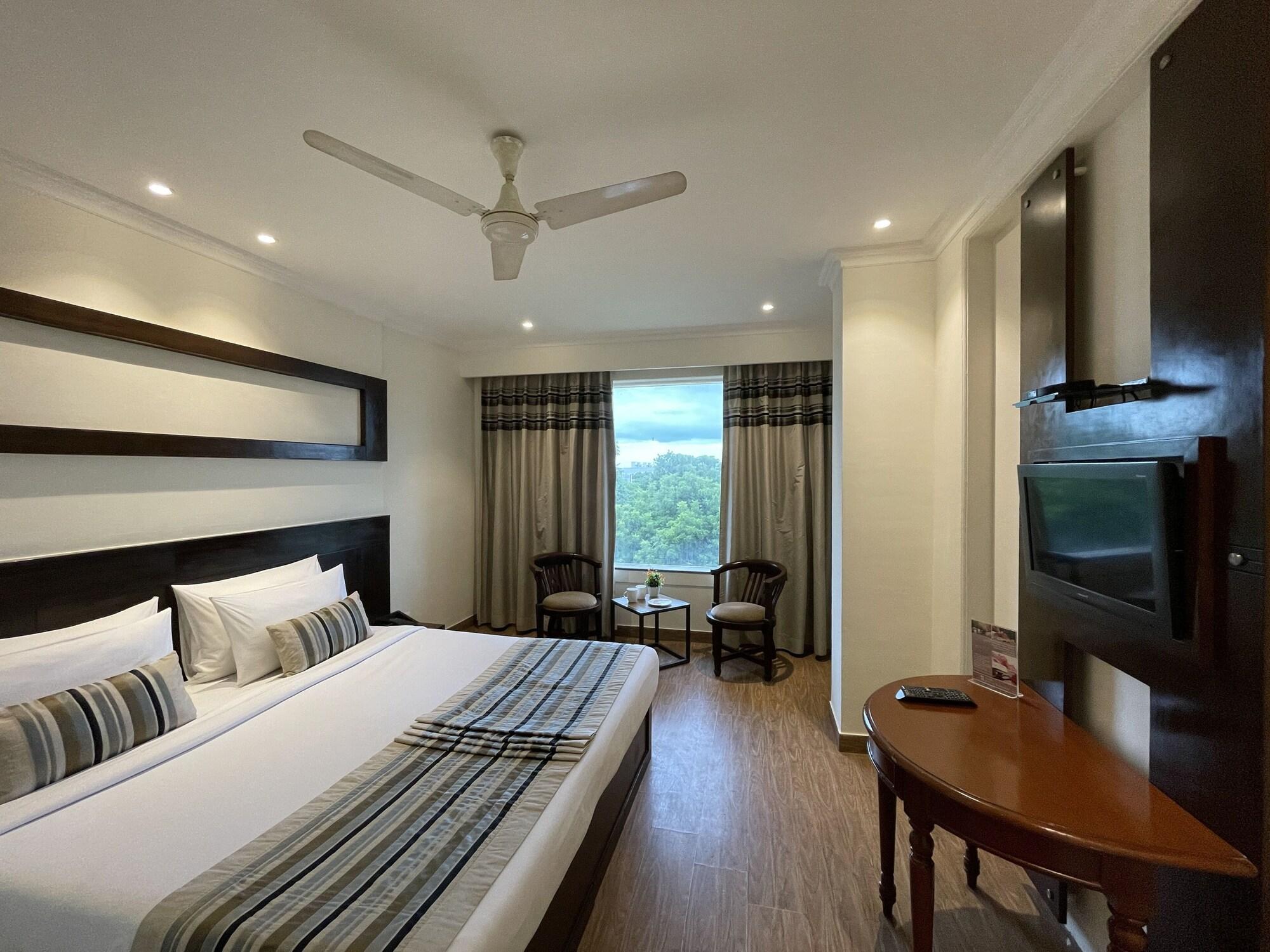 Royale Sarovar Portico Agra Agra  Bagian luar foto