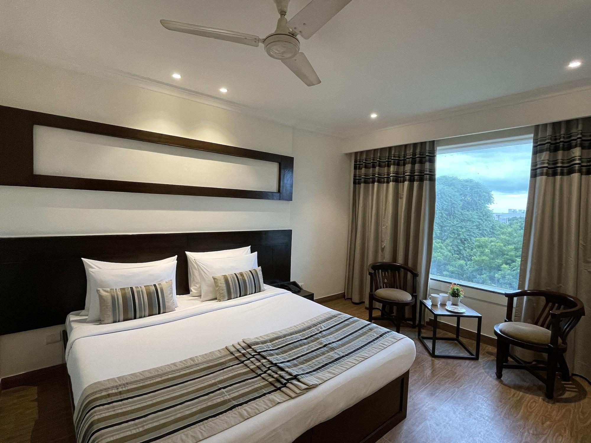 Royale Sarovar Portico Agra Agra  Bagian luar foto