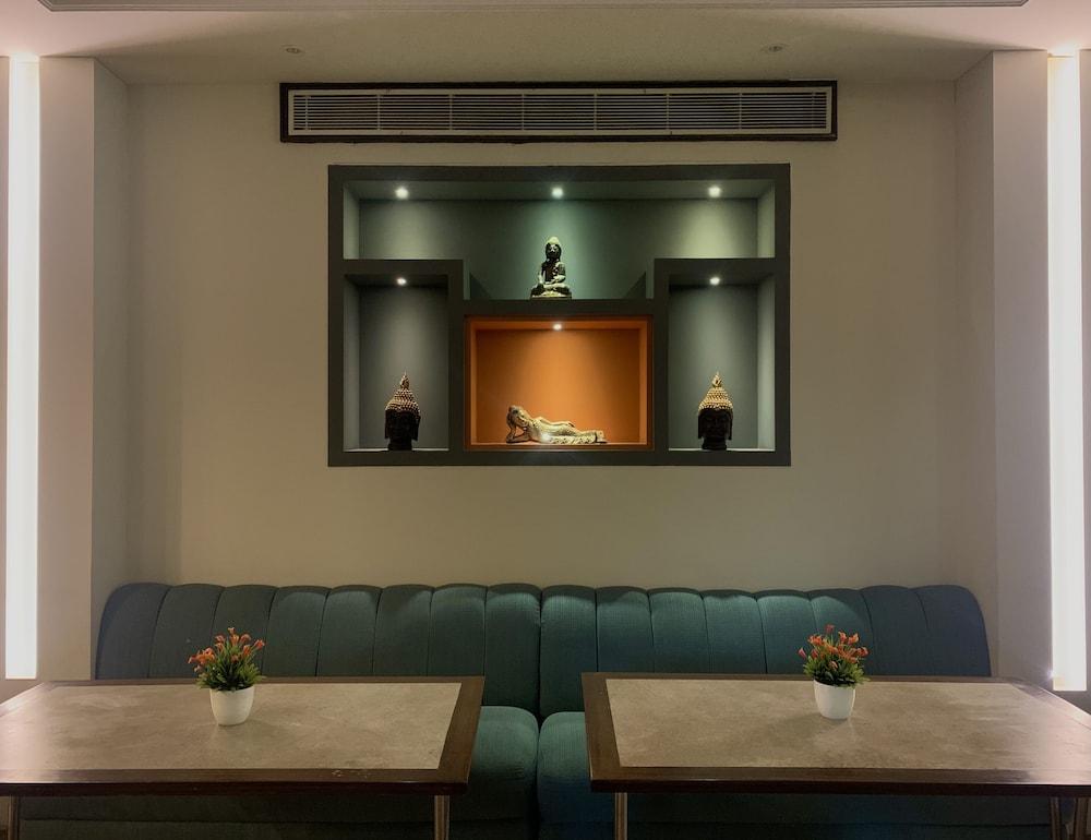 Royale Sarovar Portico Agra Agra  Bagian luar foto