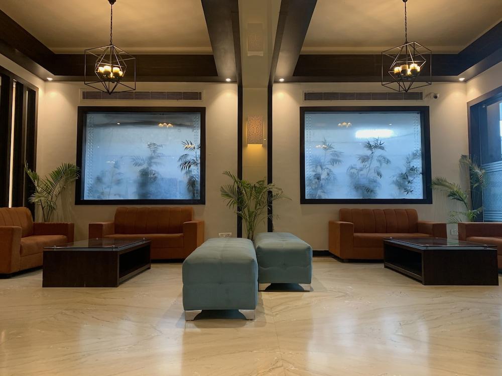 Royale Sarovar Portico Agra Agra  Bagian luar foto
