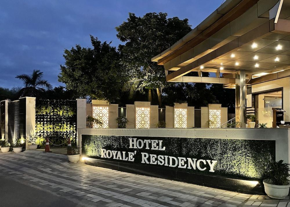 Royale Sarovar Portico Agra Agra  Bagian luar foto