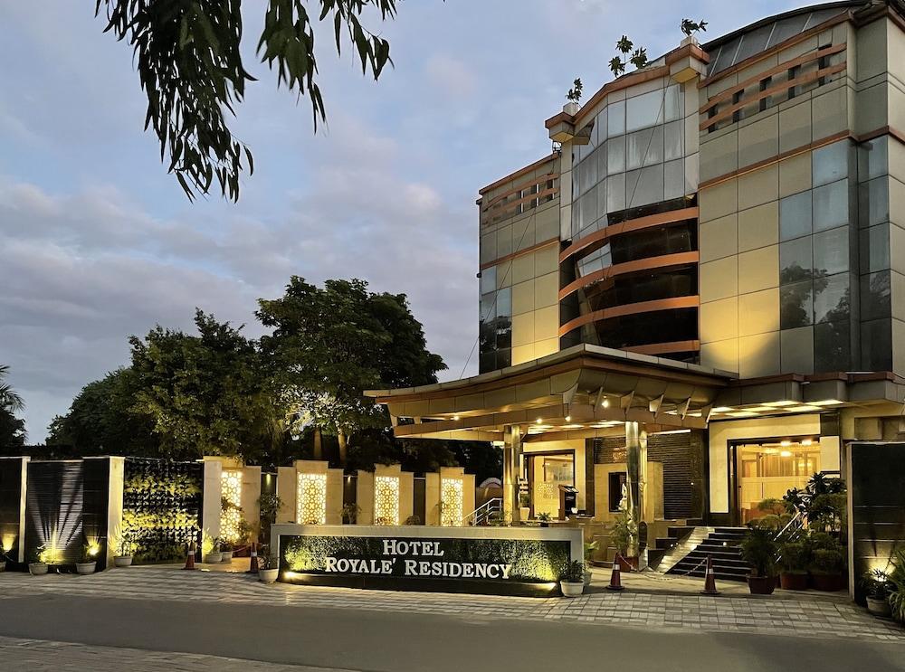 Royale Sarovar Portico Agra Agra  Bagian luar foto