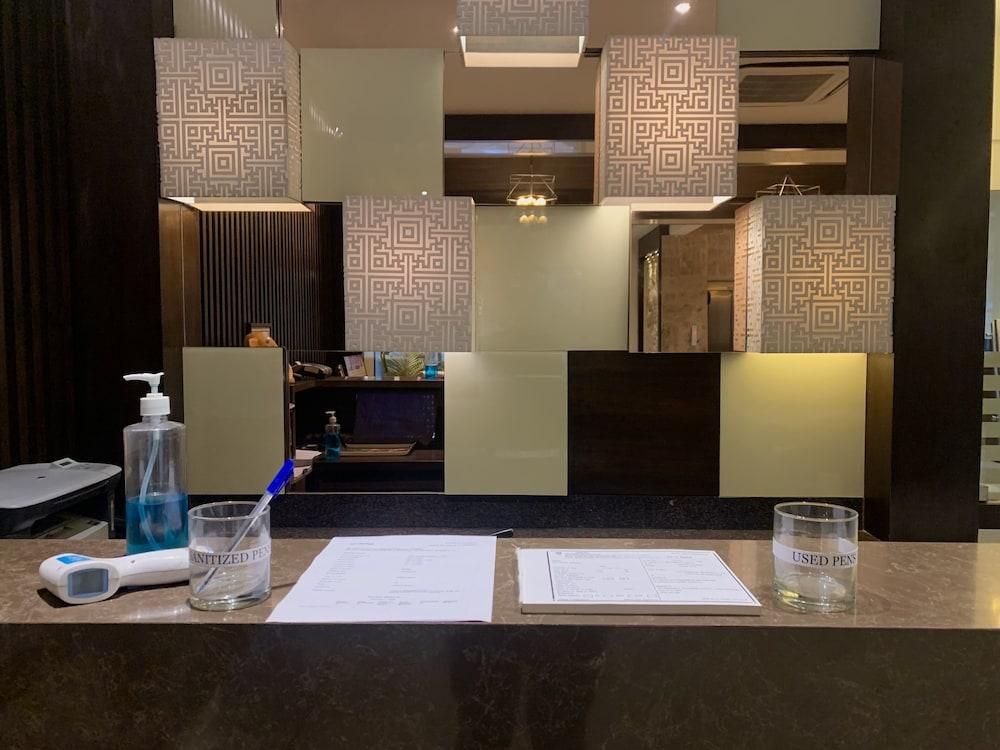 Royale Sarovar Portico Agra Agra  Bagian luar foto