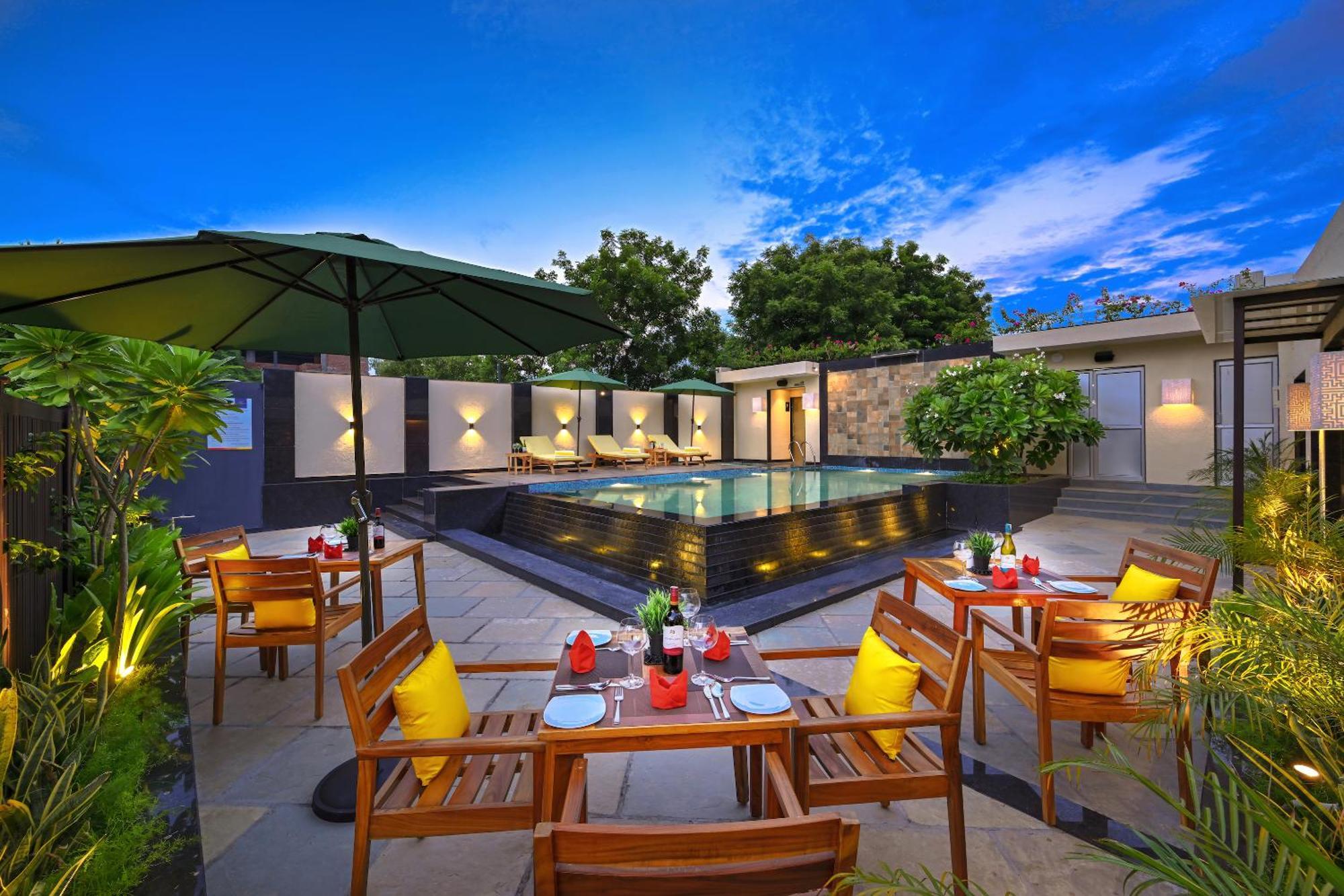 Royale Sarovar Portico Agra Agra  Bagian luar foto