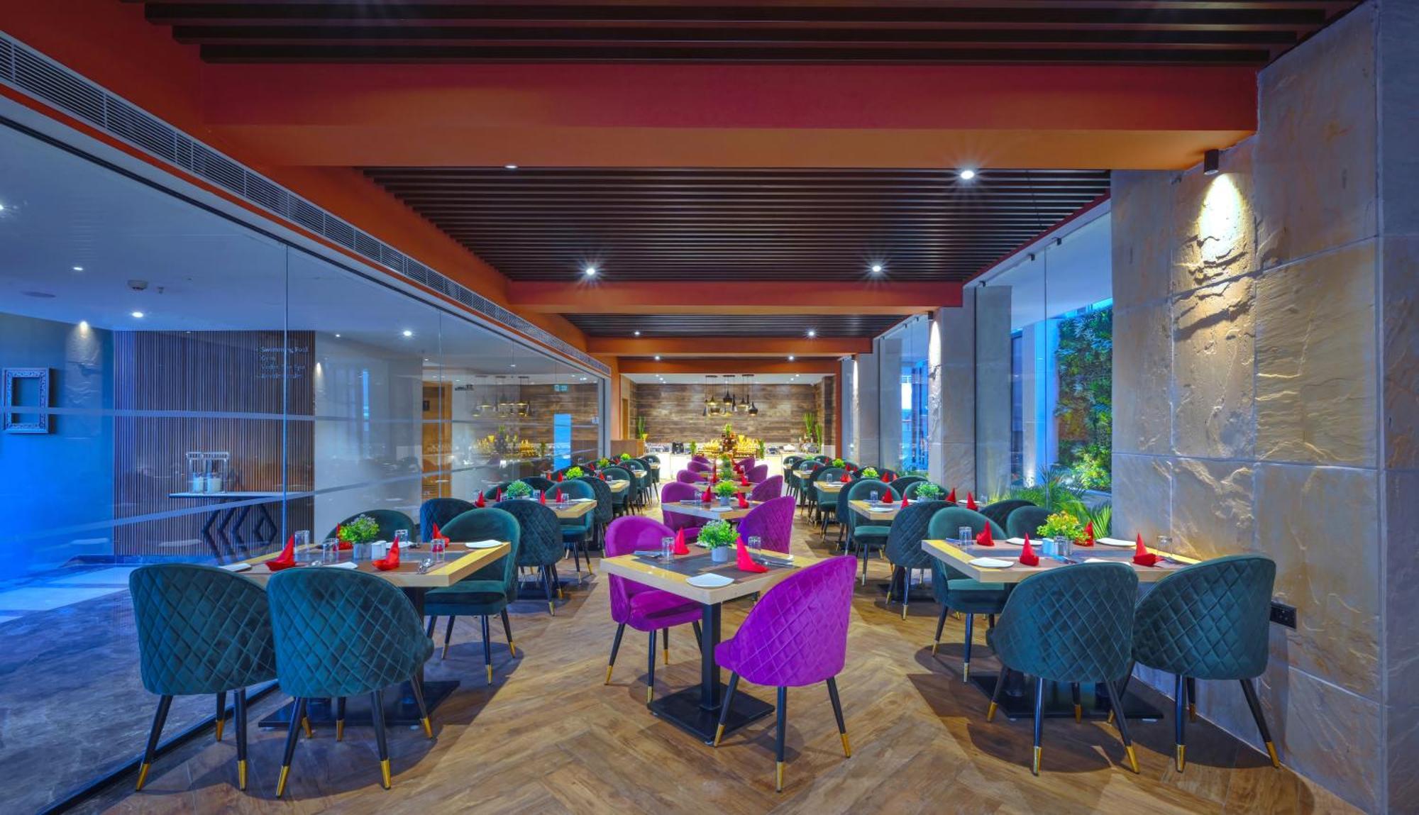 Royale Sarovar Portico Agra Agra  Bagian luar foto