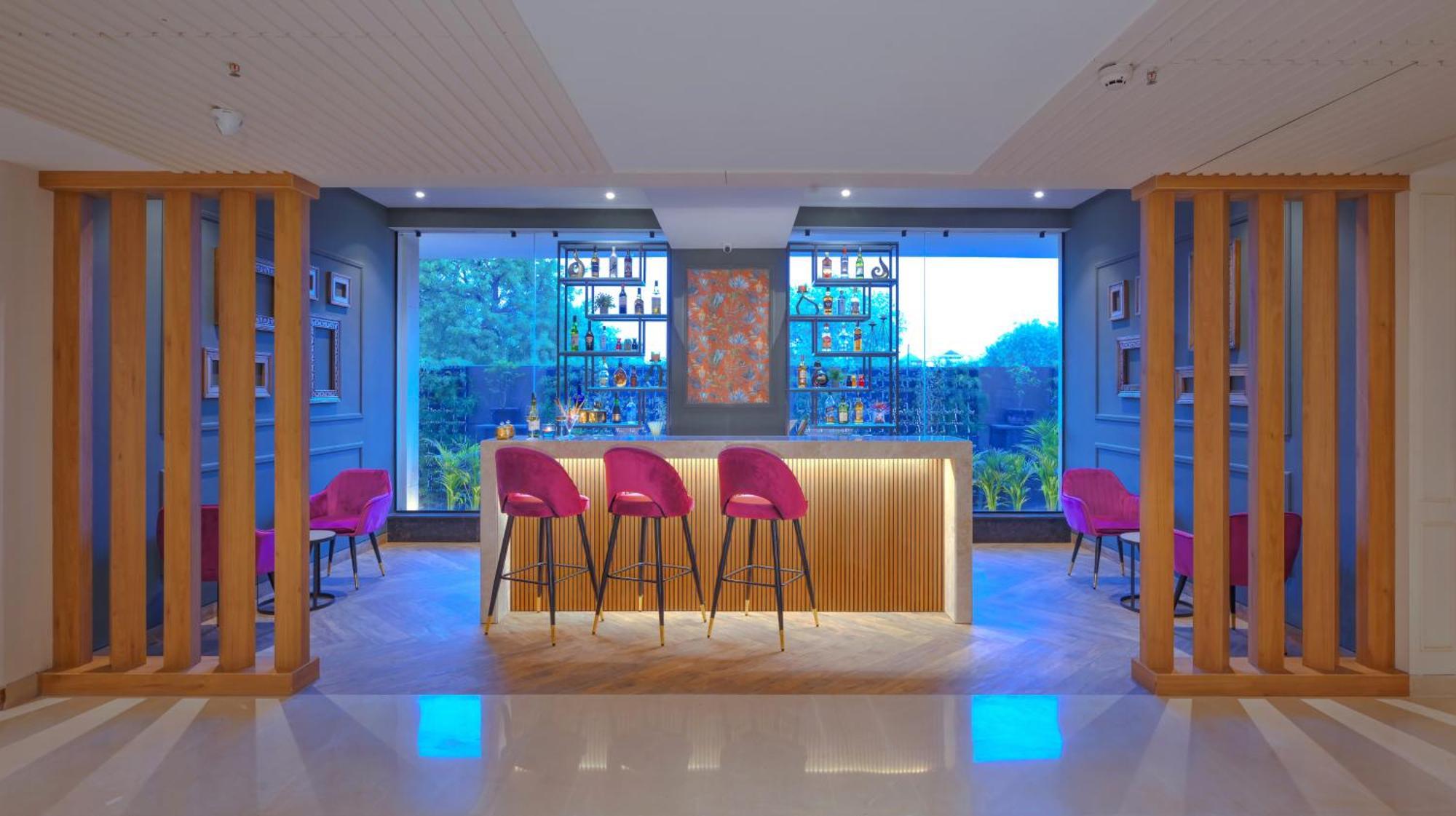 Royale Sarovar Portico Agra Agra  Bagian luar foto