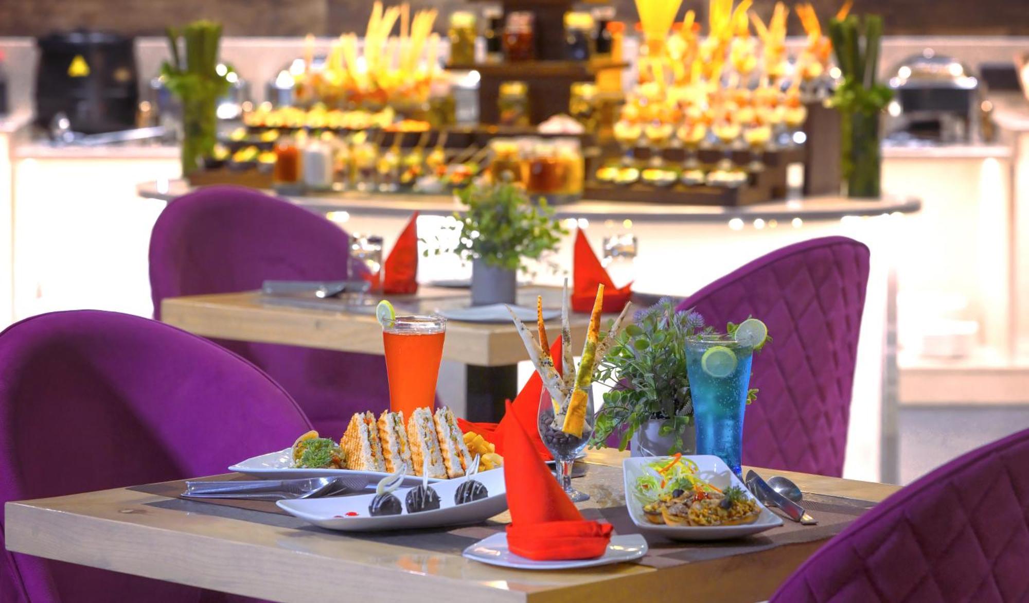 Royale Sarovar Portico Agra Agra  Bagian luar foto