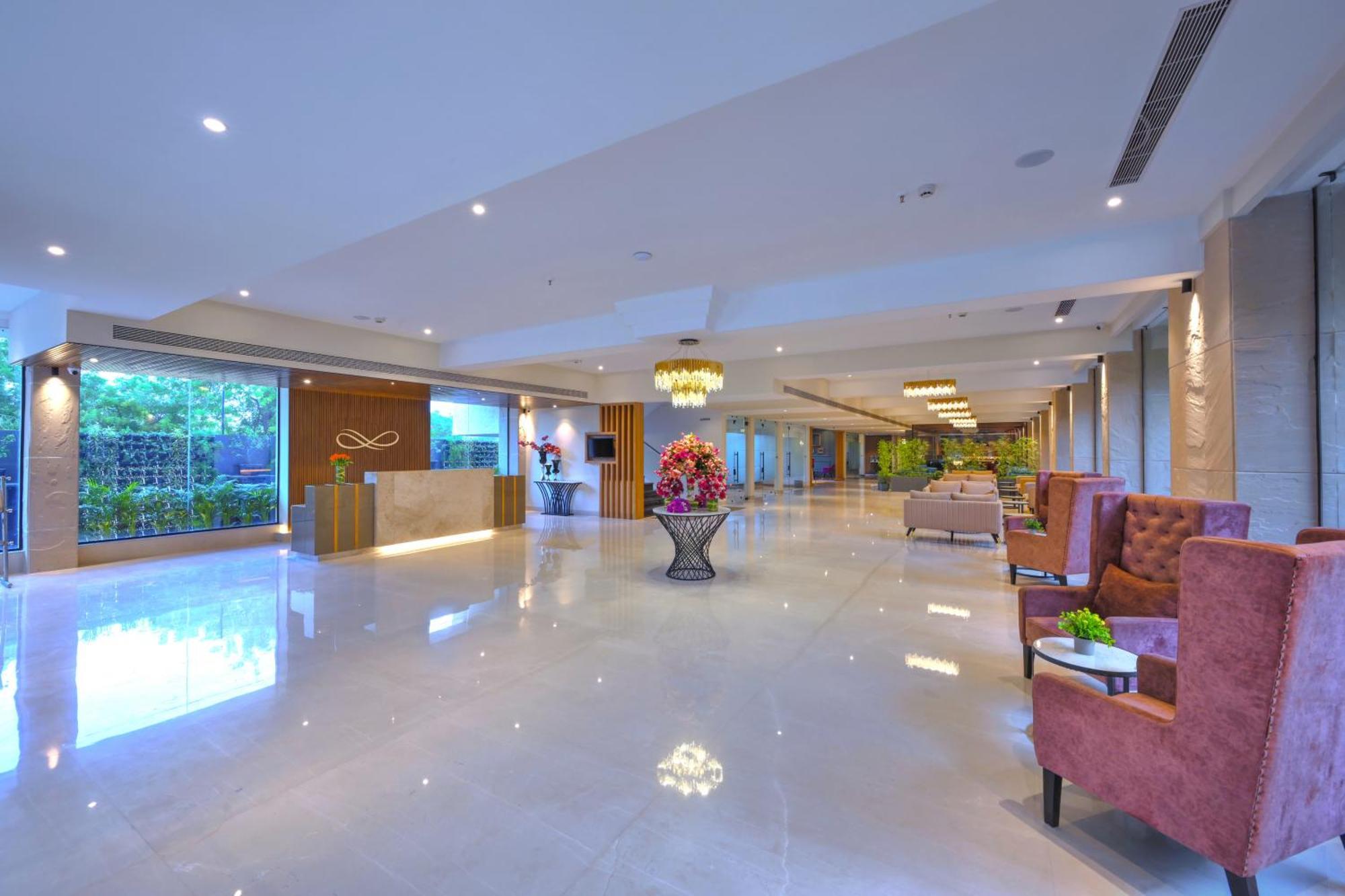 Royale Sarovar Portico Agra Agra  Bagian luar foto