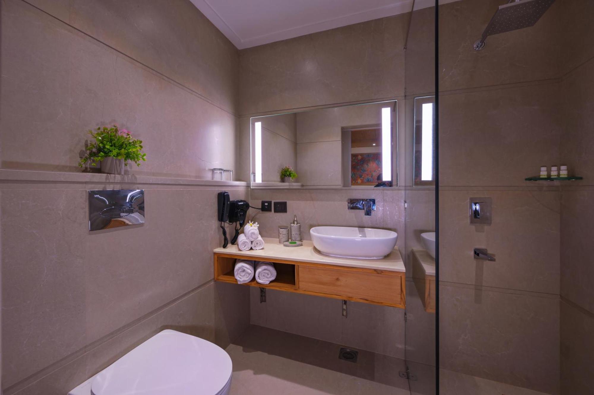 Royale Sarovar Portico Agra Agra  Bagian luar foto