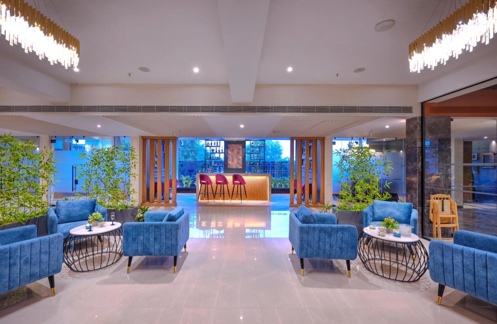Royale Sarovar Portico Agra Agra  Bagian luar foto