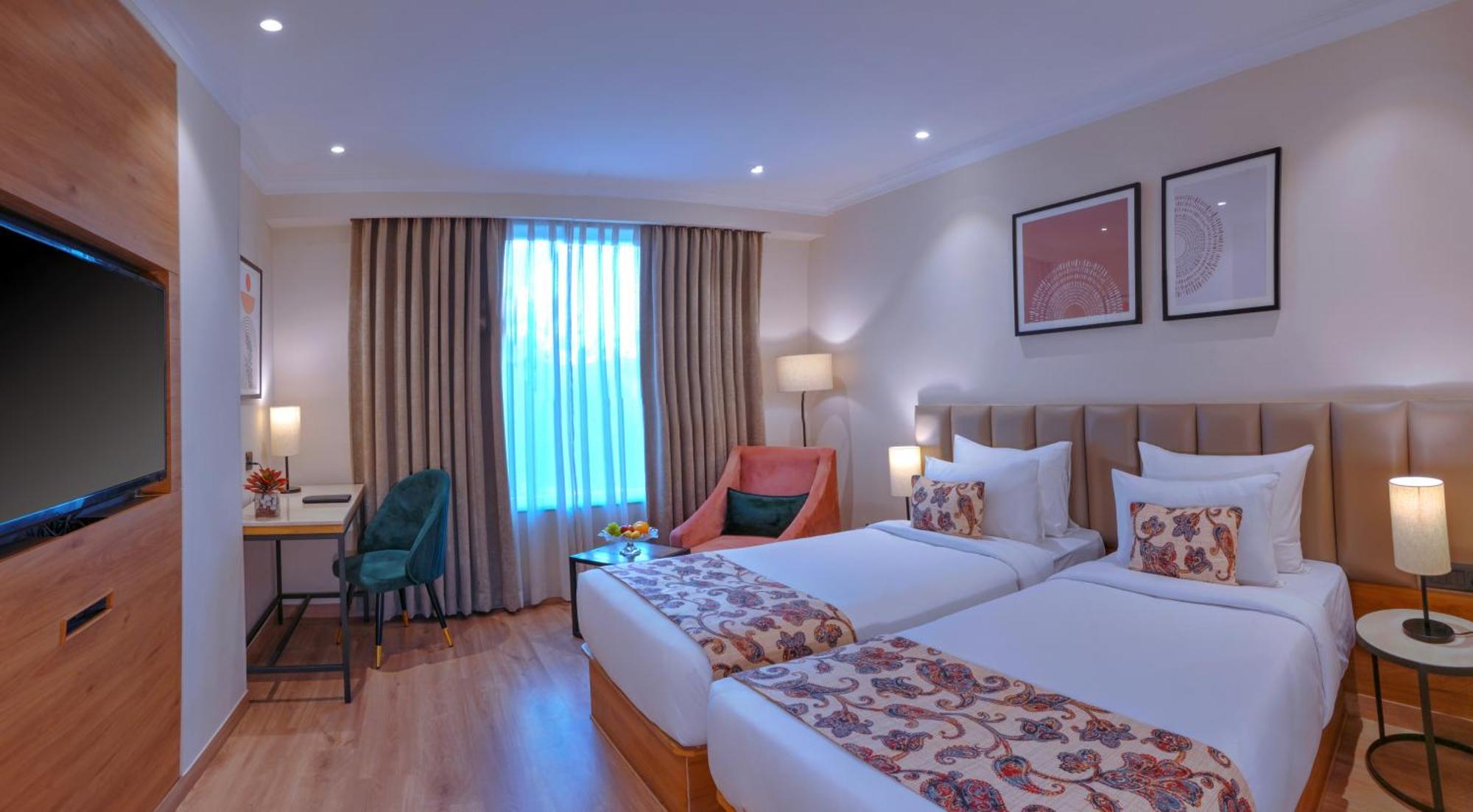 Royale Sarovar Portico Agra Agra  Bagian luar foto