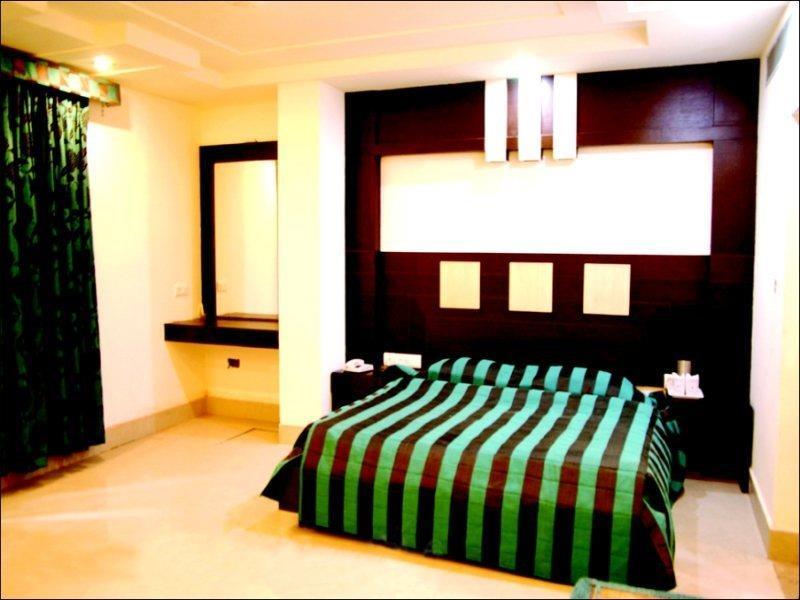 Royale Sarovar Portico Agra Agra  Bagian luar foto