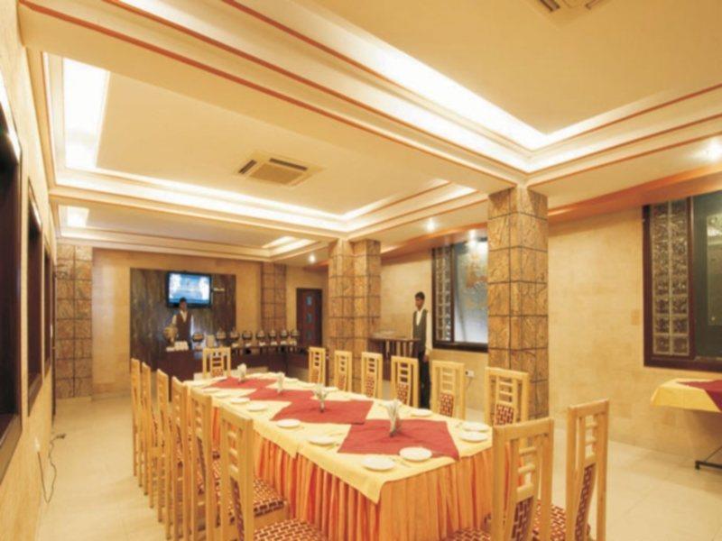 Royale Sarovar Portico Agra Agra  Bagian luar foto