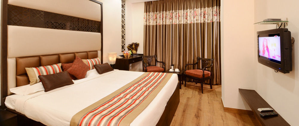Royale Sarovar Portico Agra Agra  Bagian luar foto